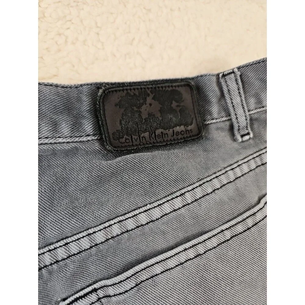 Calvin Klein Jeans Men's Size 34x30 Easy Fit Straight Leg Gray Wash Inseam 23 In